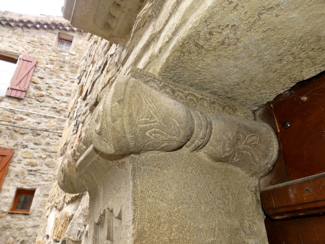 Elévation est, premier niveau. Porte du logis, détail.