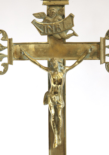 croix d'autel : Christ en croix