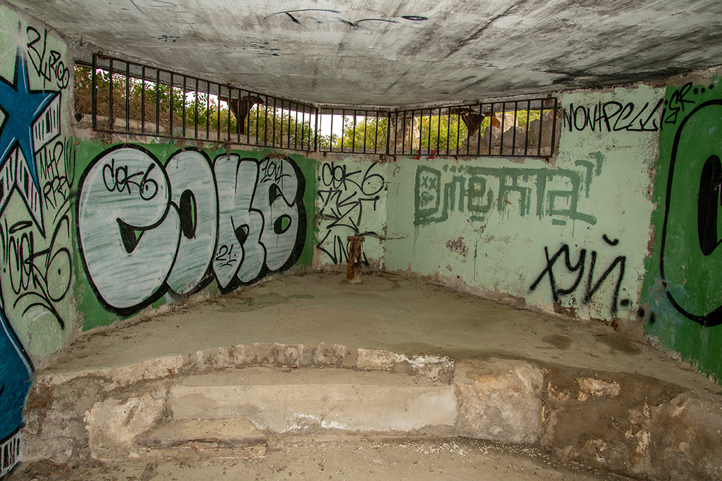 Poste de direction de tir, intérieur du poste de veille du niveau 1, fenêtre panoramique