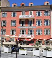 partie du couvent des Franciscains, devenue auberge puis hôtel de voyageurs de L'Aigle d'or, puis siège d'une organisation syndicale, actuellement siège du Centre Dramatique National de Nice