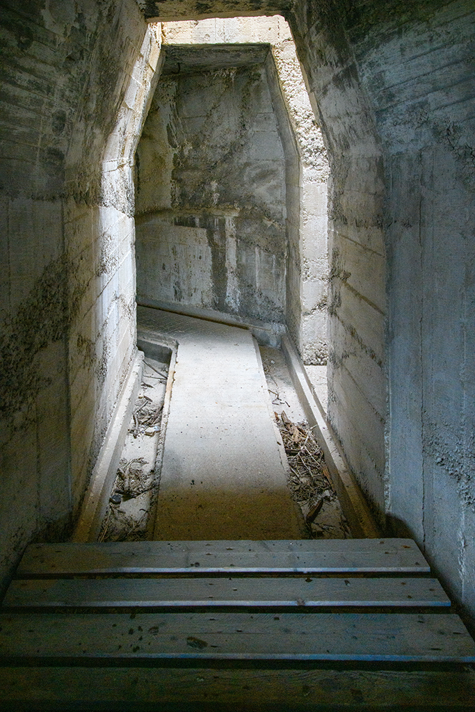 Batterie du Pharo, batterie haute, galerie souterraine d'accès à l'une des casemates R671 médianes 