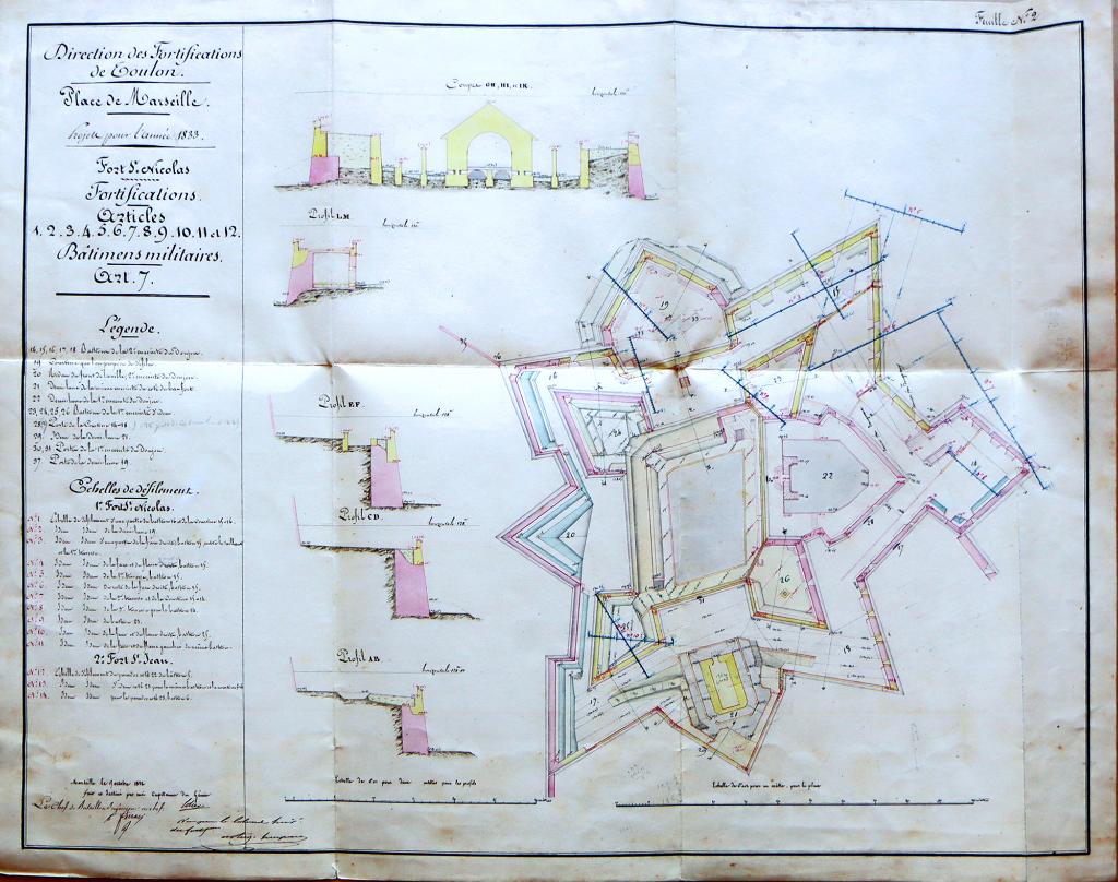[Plan des dessus du haut fort Saint Nicolas, plan et coupe du magasin à poudres, projet pour 1833].