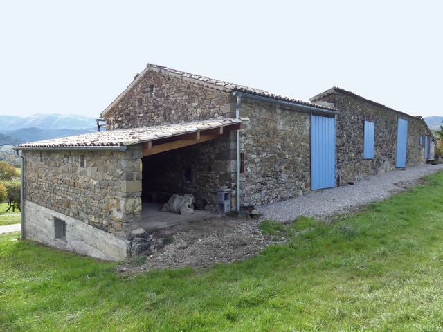 Dépendance agricole orientale. Vue d'ensemble prise du nord-est.