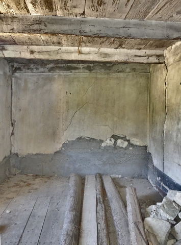 Etage, partie orientale. Chambre sud, vue de volume prise du nord.