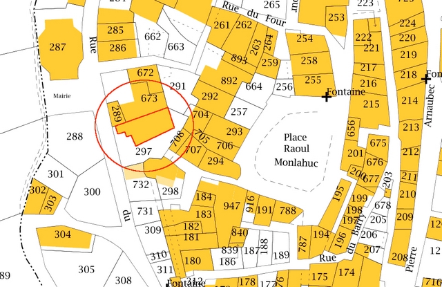 Plan de masse, d'après le cadastre de 2021 (section 000F). Echelle d'origine 1/500e.