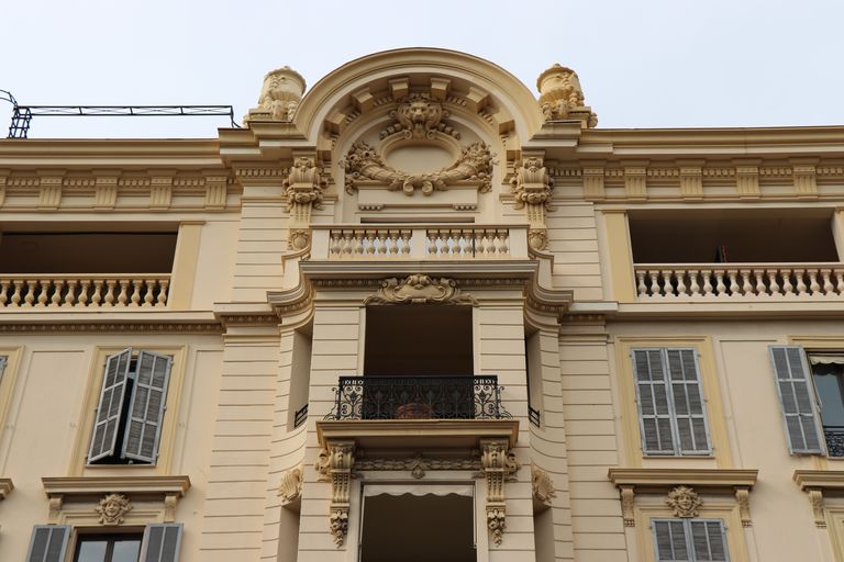 hôtel de voyageurs dit Grand Hôtel puis Préfecture-annexe des Alpes-Maritimes, puis immeuble