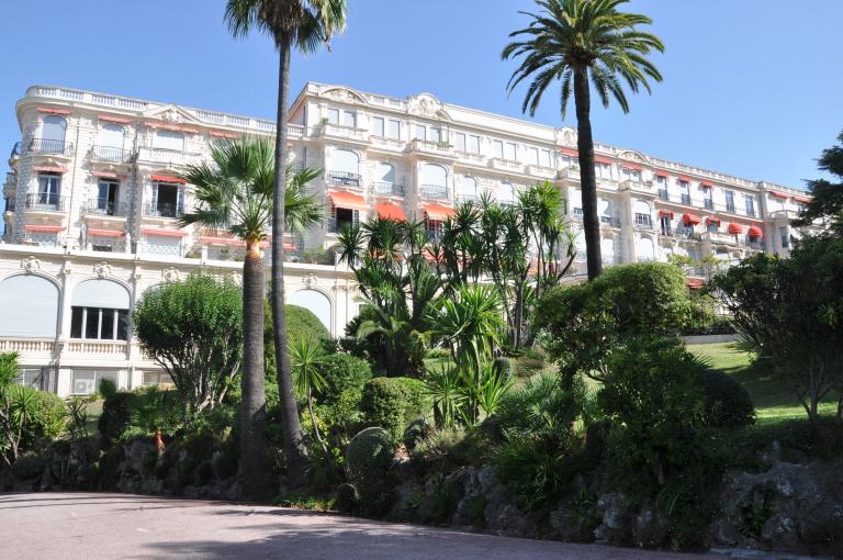 jardin d'agrément de l'Hôtel de voyageurs dit hôtel Winter Palace, actuellement immeuble en copropriété