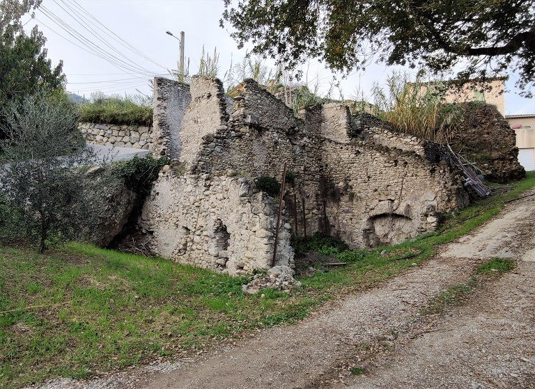 Moulin à huile en ruine (2024 C 1151). 