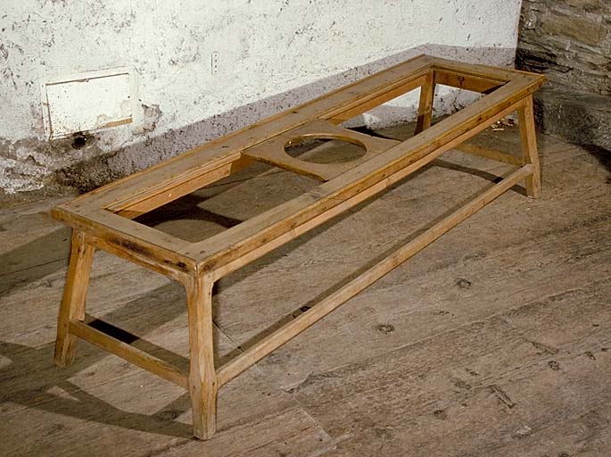 promenoir pour enfant (promenoir fixe) dit banc à courir