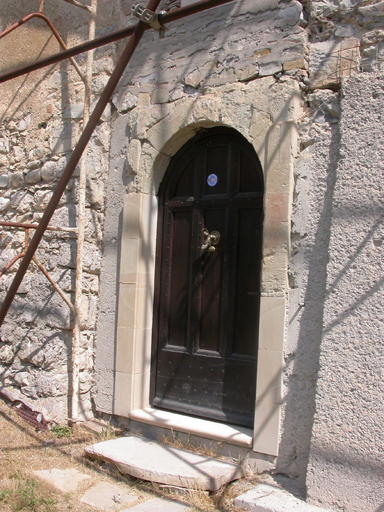 Corps de logis. Elévation sud. Porte de l'escalier.