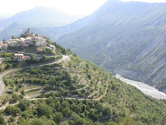 présentation de la commune de Castellet-lès-Sausses