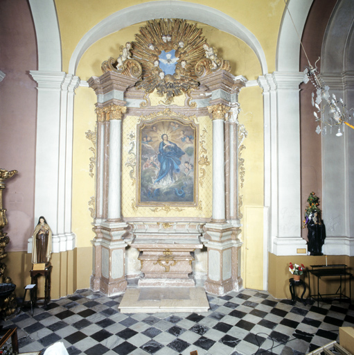 ensemble de l'autel de l'Immaculée Conception (autel, 2 gradins d'autel, retable)