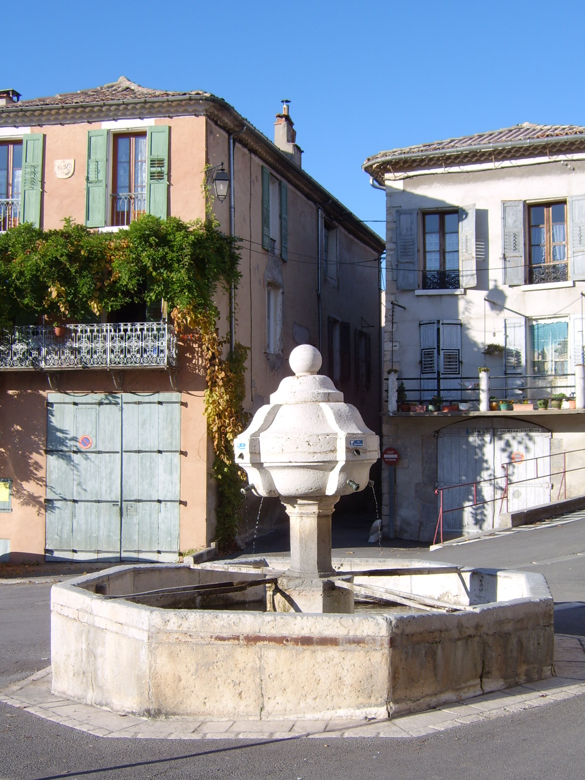 Fontaine dite fontaine Benoîte