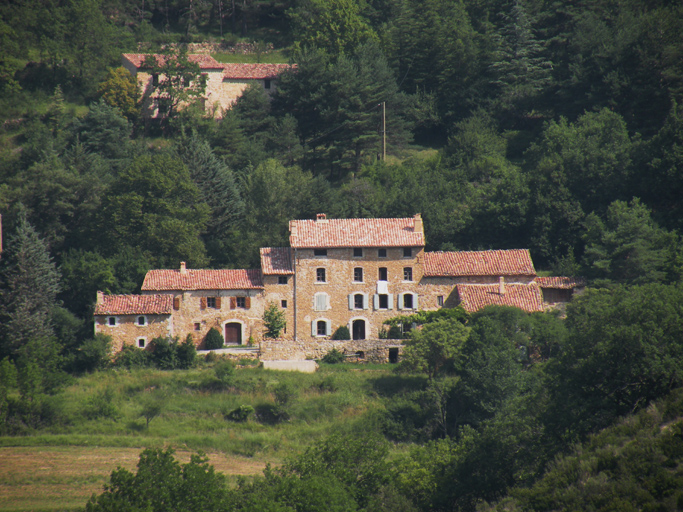 Ferme dite Bastide de Bau (Rougon). Vue d'ensemble prise du sud.