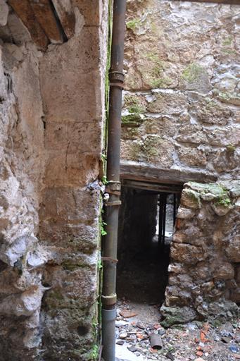 moulin à huile et à farine, actuellement immeuble à logements et restaurant