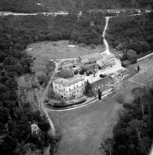 ensemble castral : domaine des châteaux d'Astros