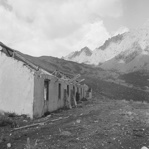 Le bâtiment où logeaient les mineurs.