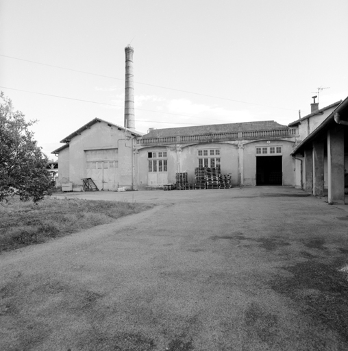 coopérative agricole et parfumerie (coopérative de distillation de plantes à parfum, distillerie de fleur d'oranger) dite Coopérative Nerolium, actuellement conserverie (coopérative de confiture d'oranges amères)