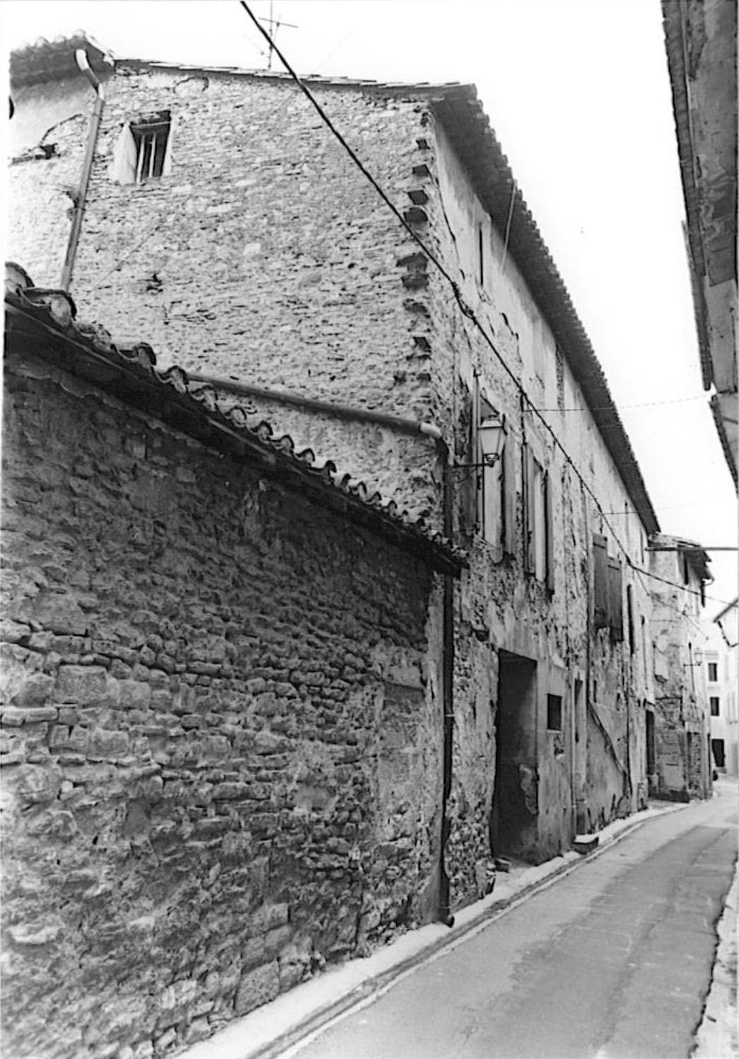 Façade ouest sur la rue Ledru-Rollin avant travaux, n° 2 sur le plan de masse, 1983.