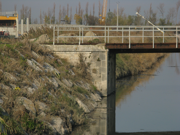 pont ferroviaire du Petit Train des Alpilles