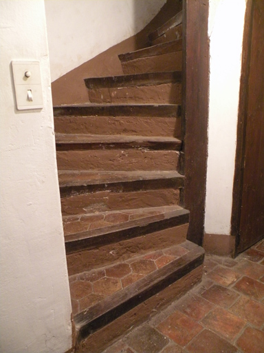 Sous-Fontantige, départ d'un escalier intérieur, 1983 243C1 895.