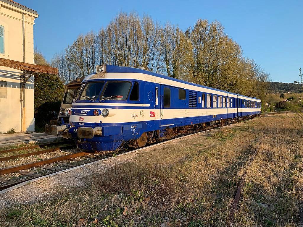 Matériel de transport ferroviaire : autorail X 1501/02