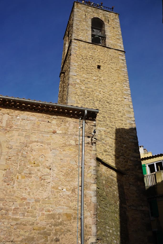 Vue extérieure du clocher depuis le sud.