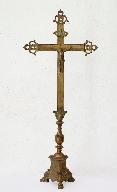 croix d'autel : Christ en croix