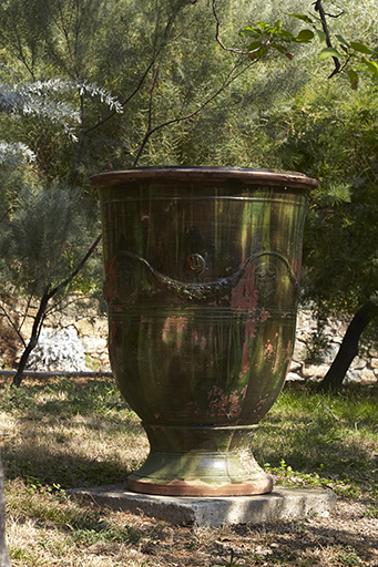 Ensemble de 2 pots à plantes dits vases d'Anduze