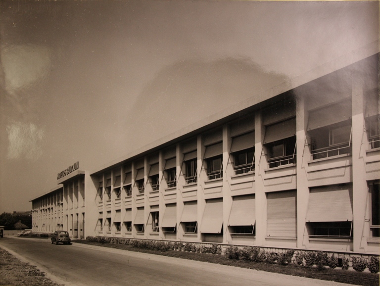 usine de construction mécanique (moteurs Baudouin)