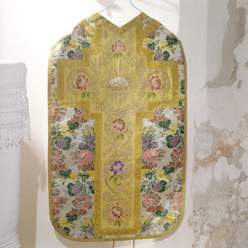 ensemble de vêtements liturgiques (N° 1) : chasuble, étole, manipule, voile de calice (ornement blanc)