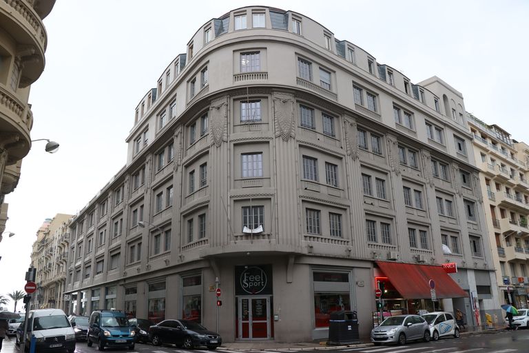 stationnement et garage de réparation automobile dit Grand Garage de la Promenade des Anglais, couplé à un hôtel de voyageurs dit Auto-hôtel puis Adriatic, actuellement immeuble de bureaux