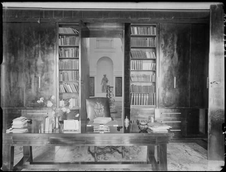 maison de villégiature (villa balnéaire) dite Palais Castellamare ou Villa Orlamonde, un temps hôtel de voyageurs sous le nom de Palais Maeterlinck, actuellement immeuble