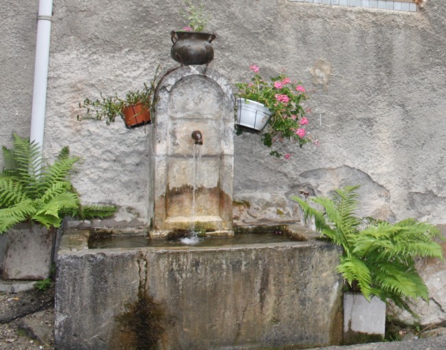 fontaine de l'ancienne mairie