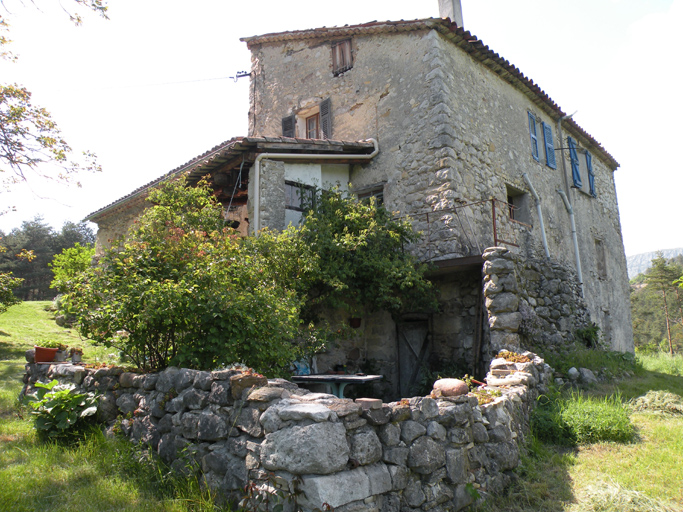 Le Bois, parcelle B2 121. Vue d'ensemble prise du sud-est.