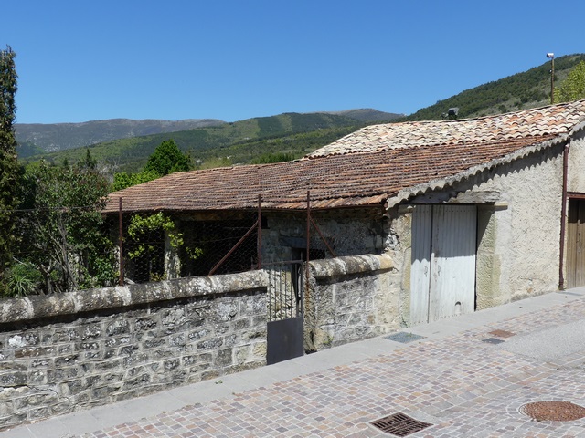 Vue d'ensemble prise du sud-est.