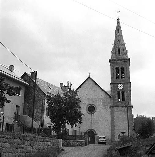 église paroissiale Saint-Pierre, Saint-Paul