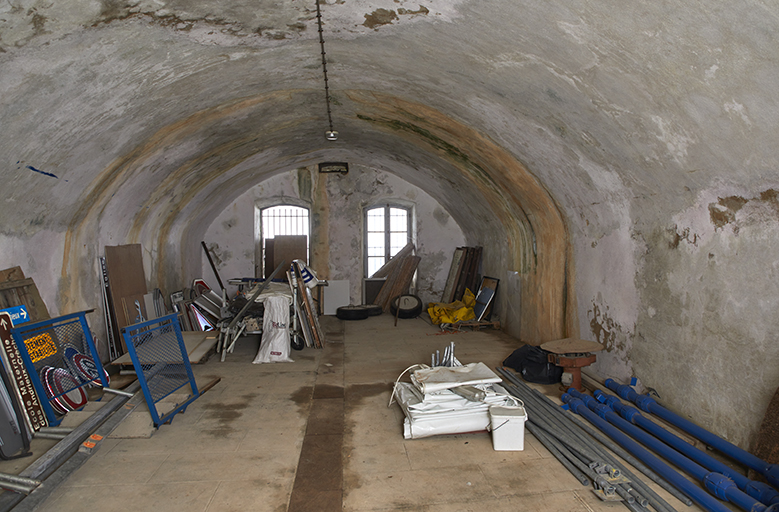 Intérieur d'une casemate de casernement du front de gorge