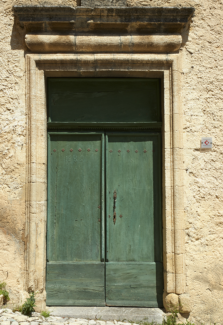 Vantaux du portail d'entrée de l'église