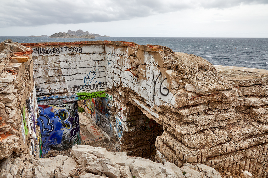 Poste photo-électrique de Croisette, arrière du bloc du poste de combat et passage vers l'abri de repos, vu de dessus