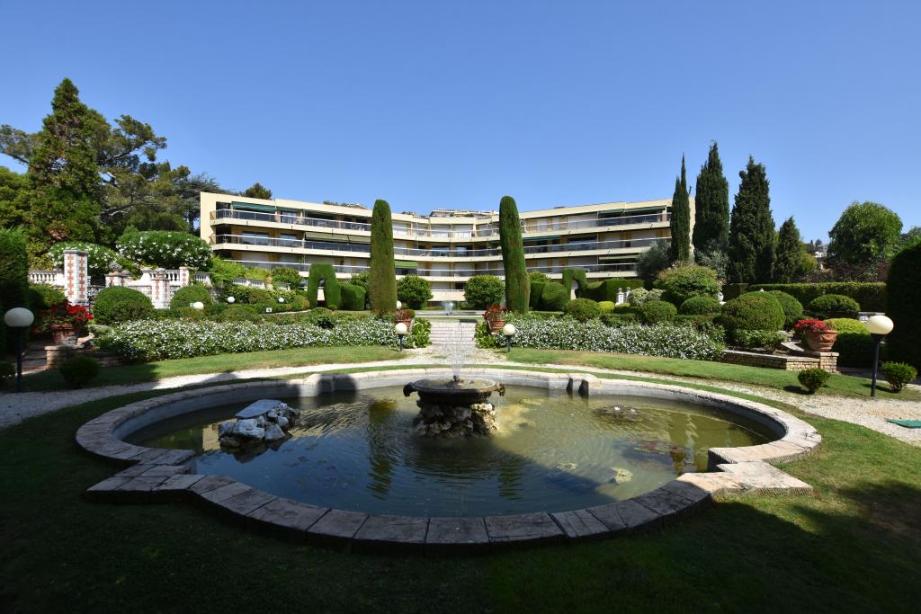 jardin d'agrément de la Villa Grimaldi dite aussi Villa Sainte-Anne, Château Sainte-Anne ou Hermitage, actuellement jardin des Résidences Château Sainte-Anne