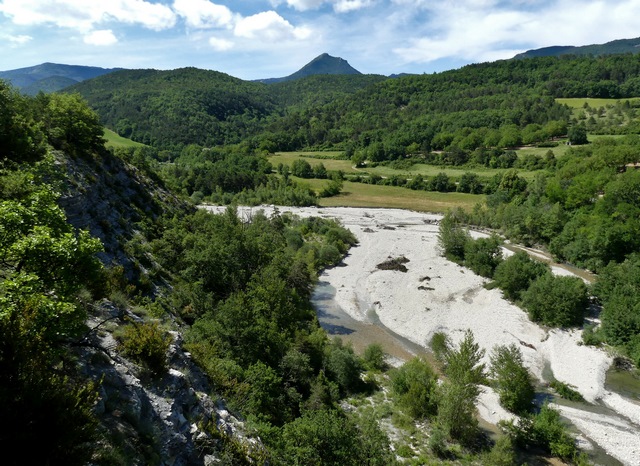 L'Eygues au pied occidental de Pié Léger.