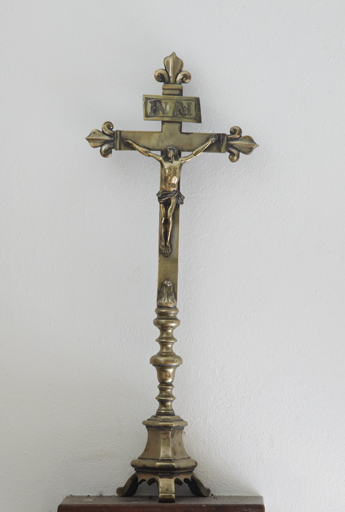 croix d'autel : Christ en croix