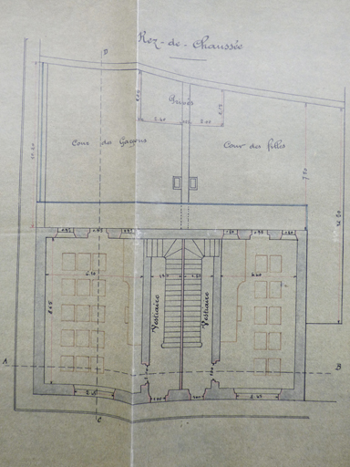 maison, puis groupe scolaire