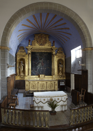 Ensemble du maître-autel : autel, deux gradins d'autel, tabernacle, retable