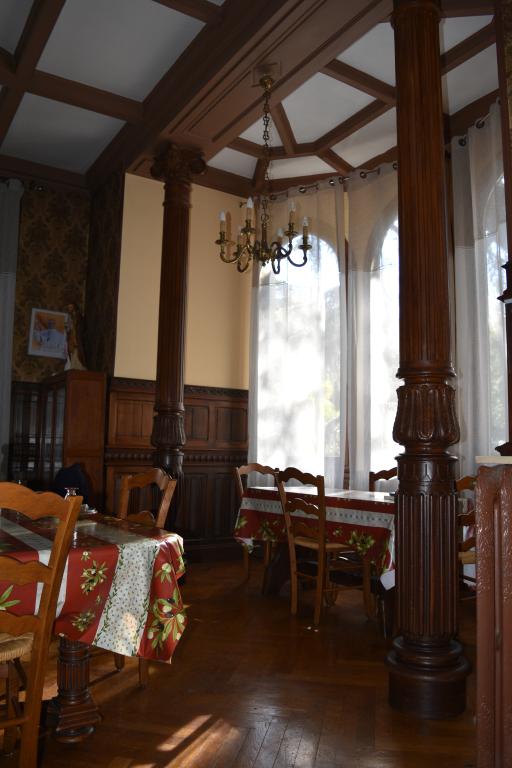 maison de villégiature (villa balnéaire) dite Villa Sainte-Thérèse, puis castel Piré, actuellement villa Béthanie