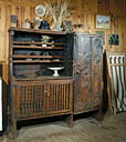 ensemble : buffet-vaisselier et armoire à fromage