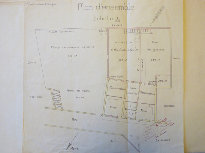 immeuble, puis groupe scolaire, actuellement garderie d'enfants