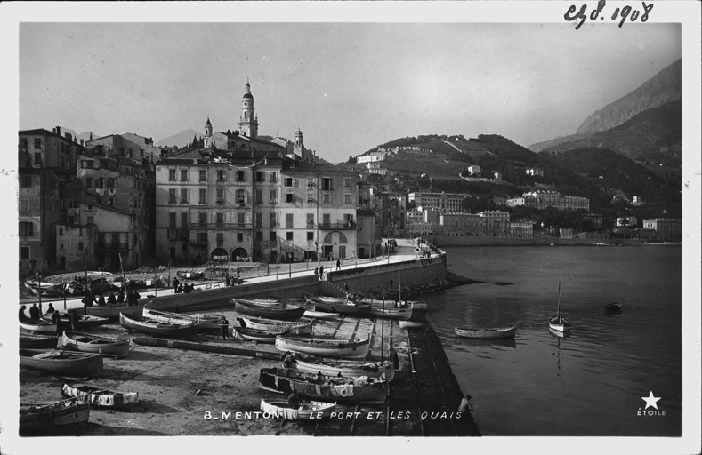 Port dit vieux-port de Menton.