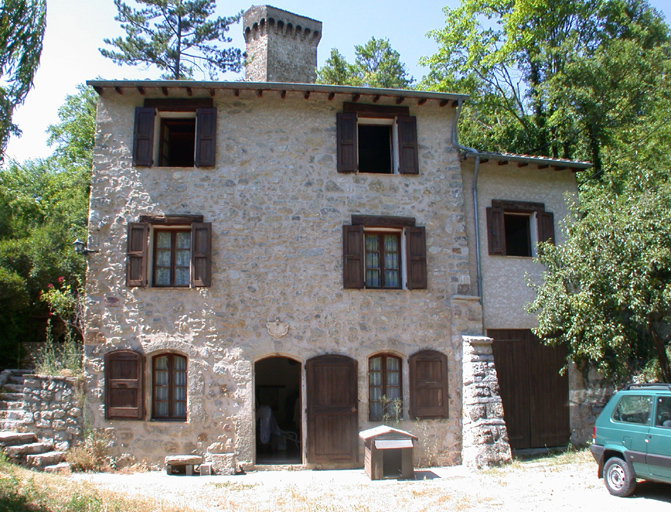 usine de bougies dite ciergerie actuellement maison